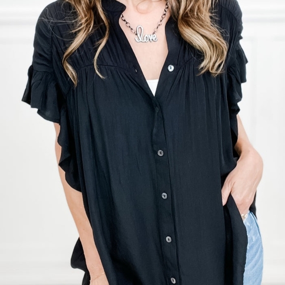 Vanilla Bay Lillian Button up Top with Ruffled Sleeves - Picture 2 of 4